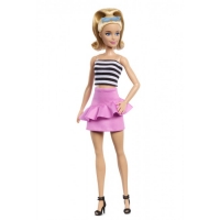 Кукла Barbie "Модница" в розовой юбке с рюшами.