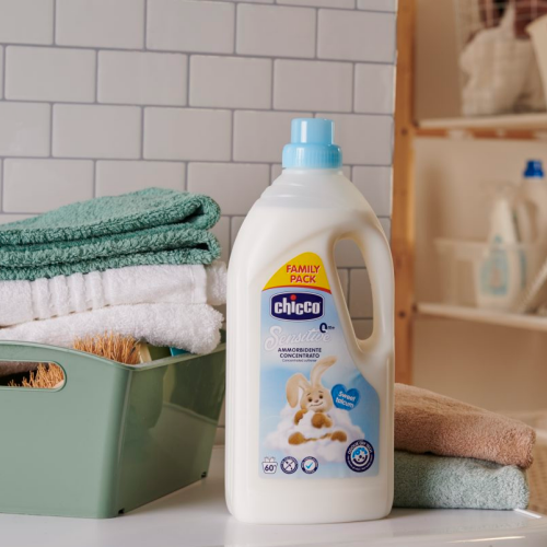 Пом`якшувач тканин Chicco "Sensitive Sweet Talcum", 1,5л