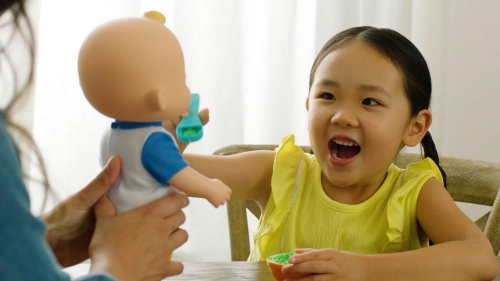 Інтерактивна іграшка CoComelon Deluxe Interactive JJ Doll Джей Джей зі звуком