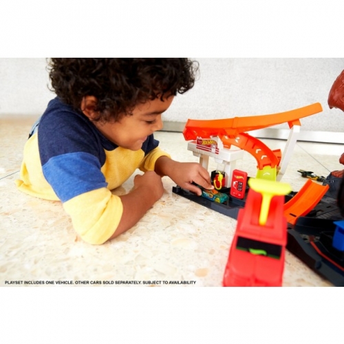 Игровой набор "Нападение токсической гориллы" Hot Wheels