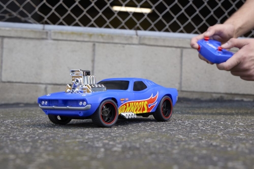 Збільшена машинка 1:16 на радіокеруванні «Rodger Dodger» Hot Wheels®