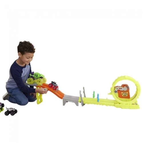 Набор "Заряжай и преследуй" серии "Power Smashers" Monster Trucks Hot Wheels