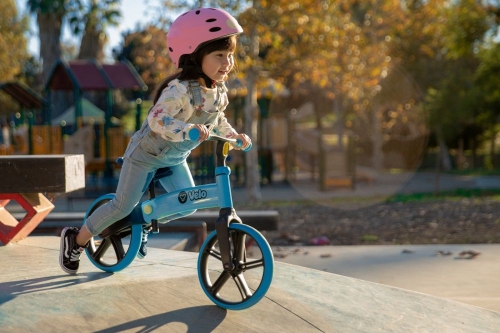 Біговел YVolution Yvelo синій